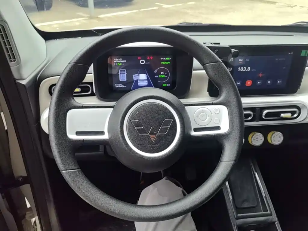 Wuling MINIEV — миниатюра 11
