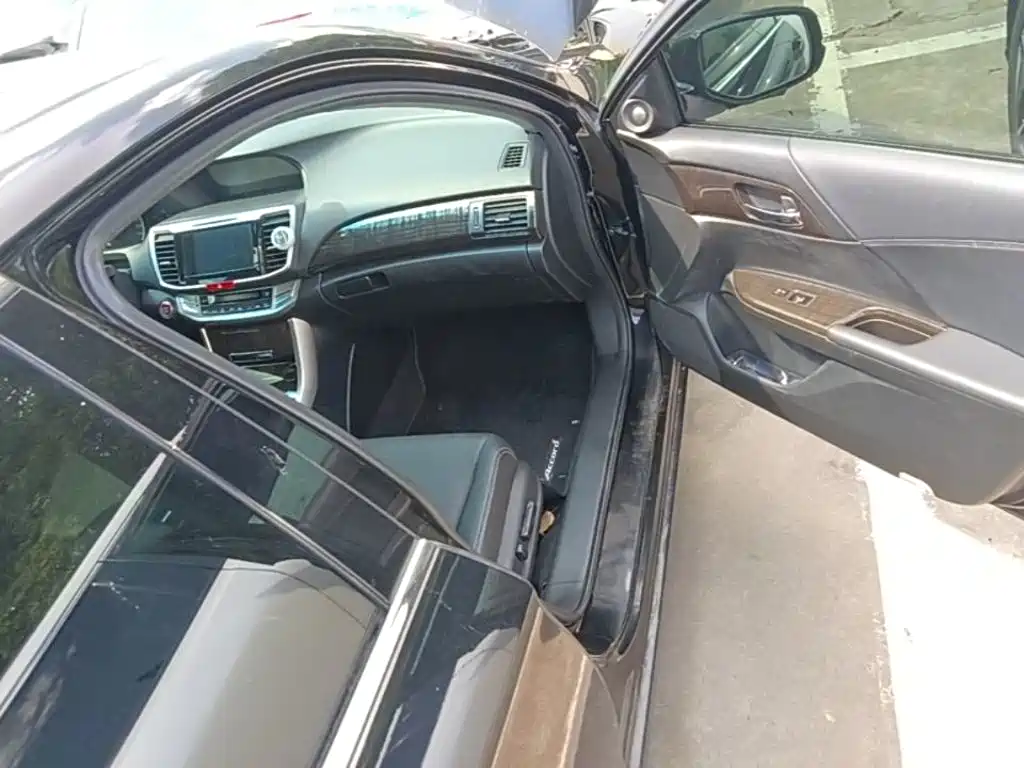 Honda Accord — миниатюра 9