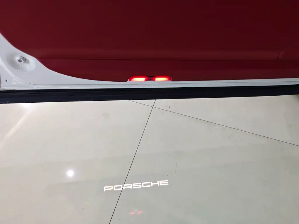 Porsche Cayenne — миниатюра 14