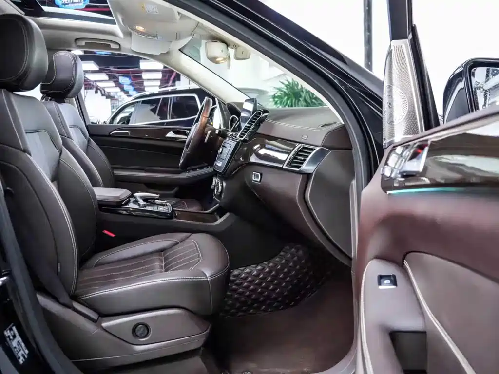 Mercedes-Benz GLS — миниатюра 7