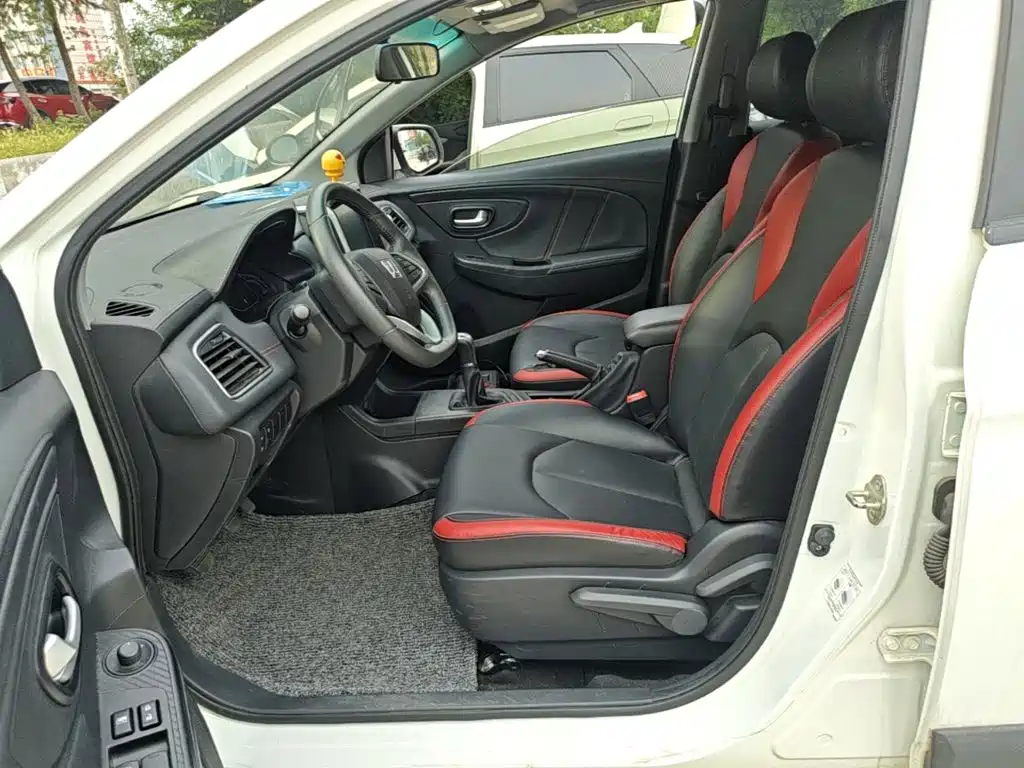 Luxgen U5 SUV — миниатюра 15