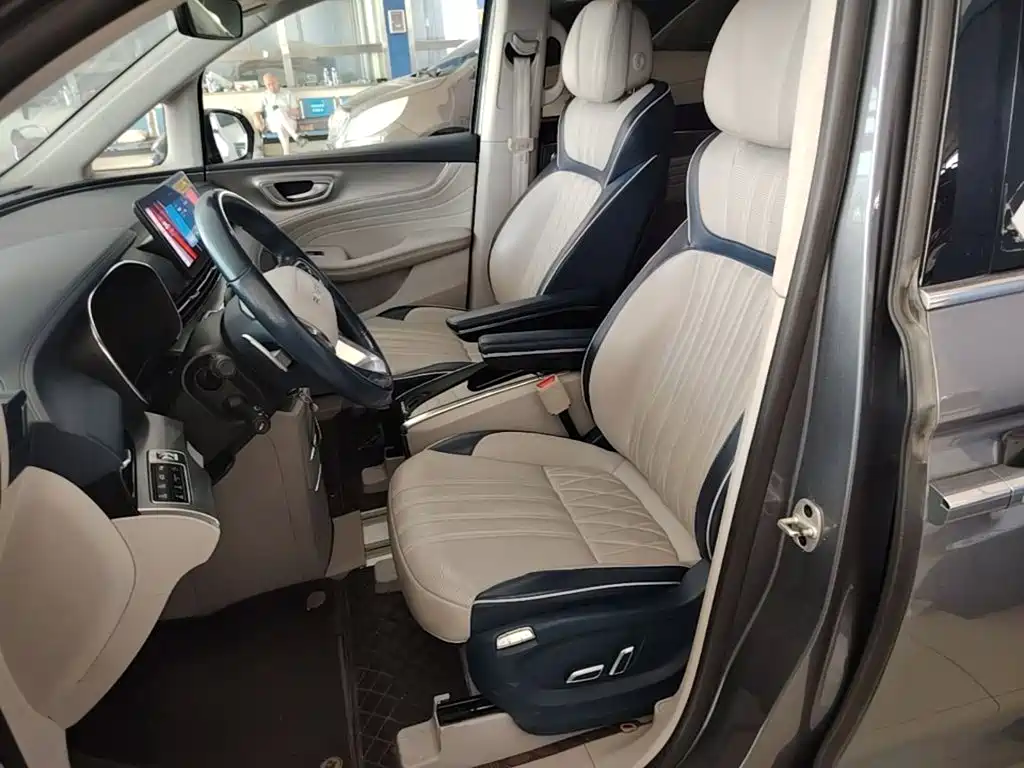 Roewe iMAX8 — миниатюра 15