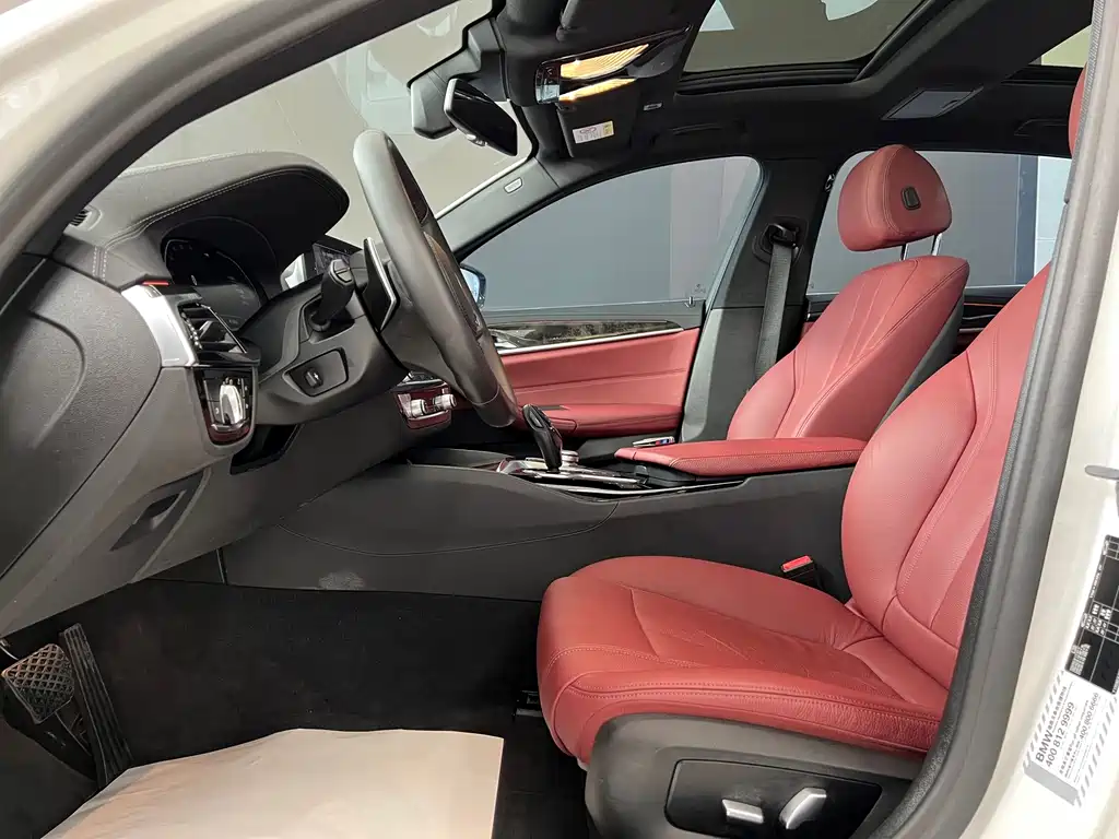 BMW 5 Series — миниатюра 7