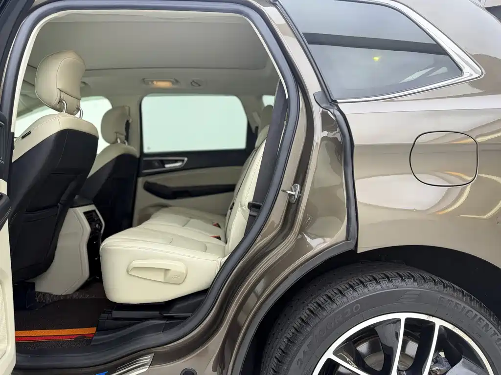 Ford Edge — миниатюра 9
