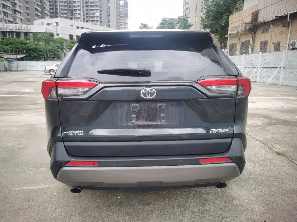 Toyota RAV4 — миниатюра 3