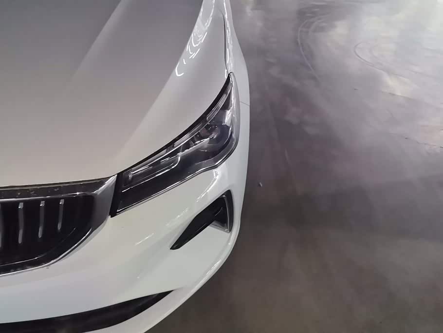 Geely Emgrand 1.5 л 2022 г. Белый, пробег 34900 км