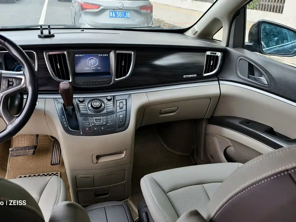 Buick GL8 — миниатюра 9