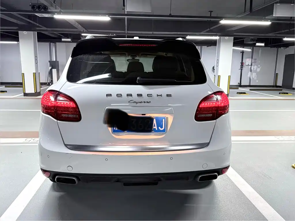 Porsche Cayenne — миниатюра 4