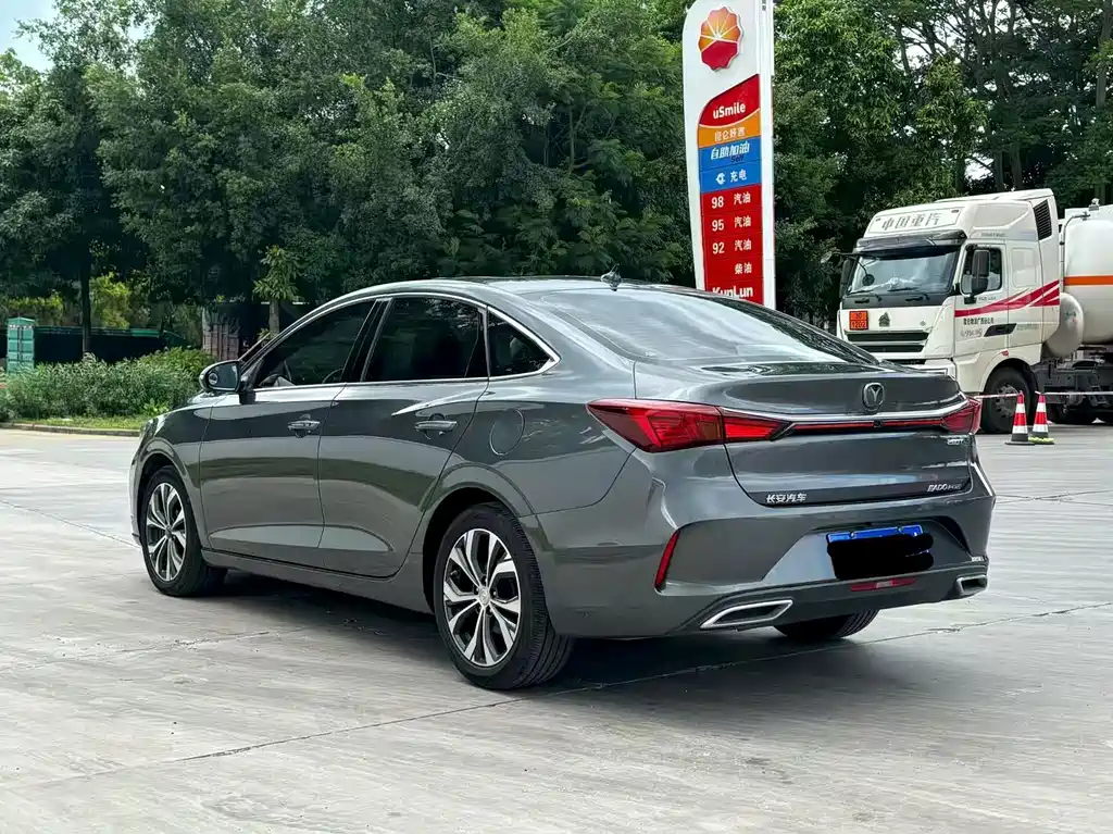 Changan Eado — миниатюра 4