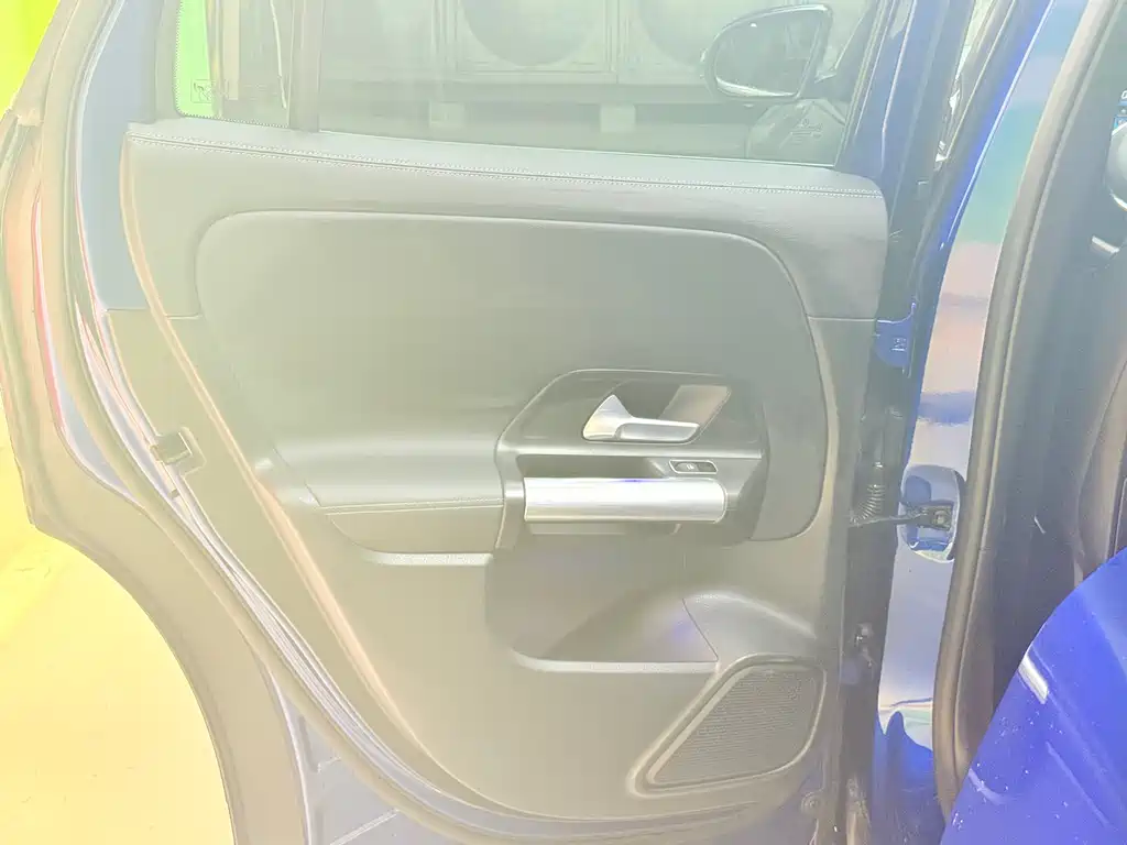 Mercedes-Benz EQA - фото 14