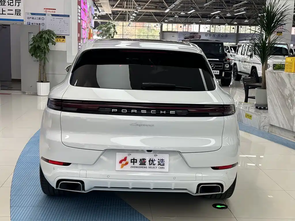 Porsche Cayenne — миниатюра 5