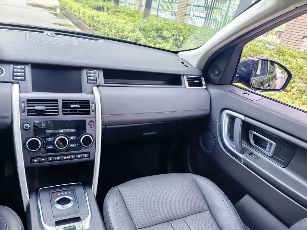 Land Rover Discovery Sport — миниатюра 10