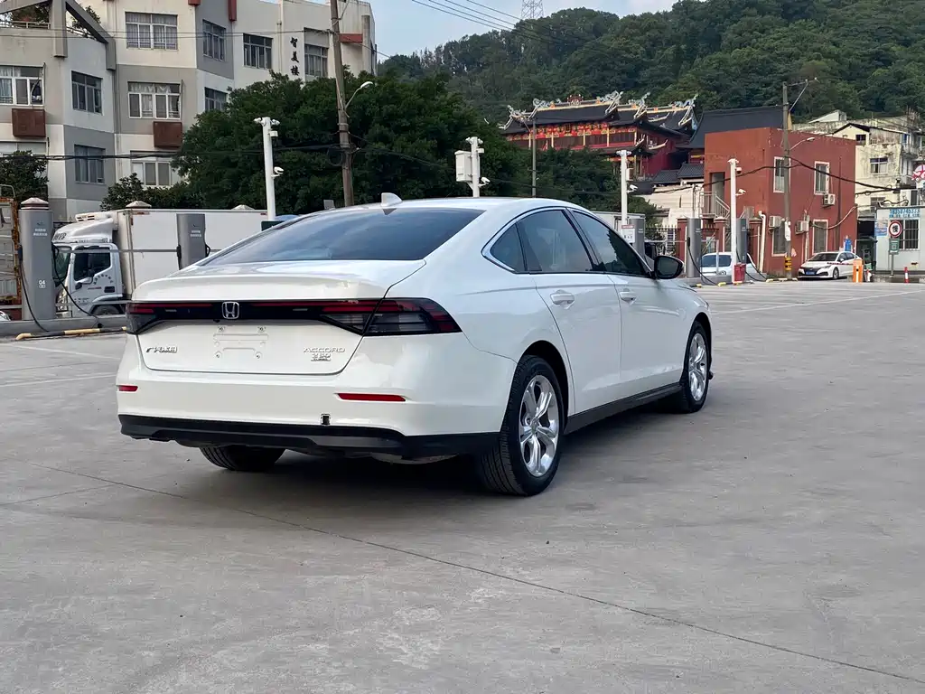 Honda Accord — миниатюра 5