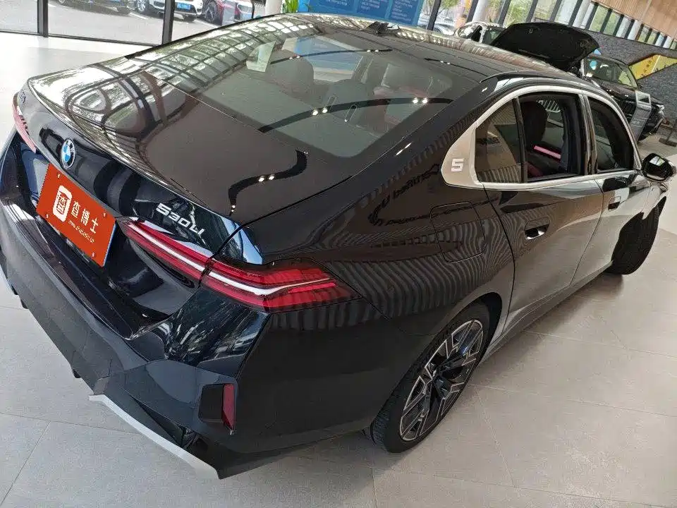 BMW 5 Series — миниатюра 3