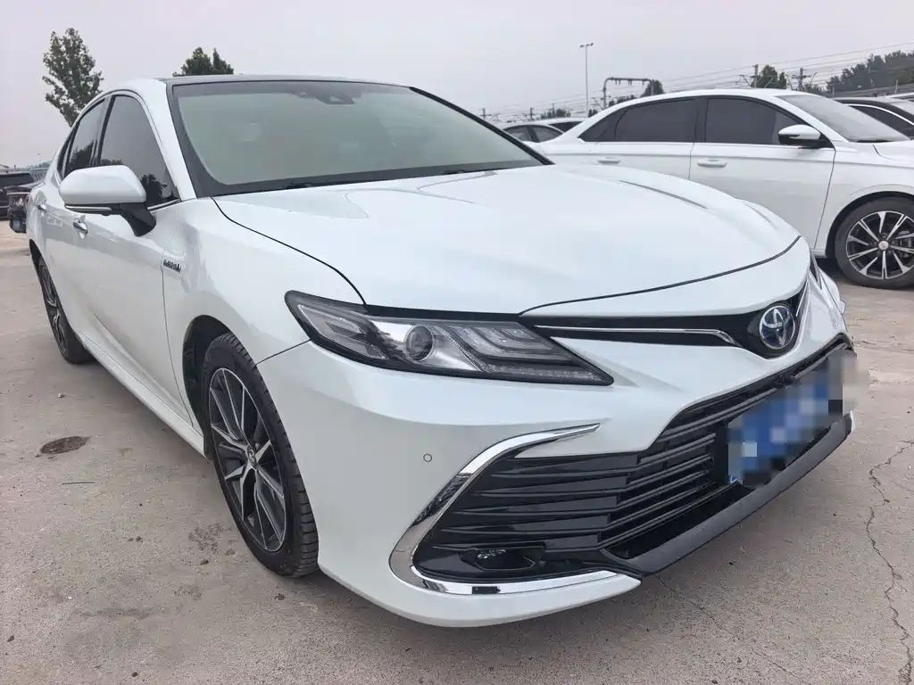 Toyota Camry — миниатюра 3