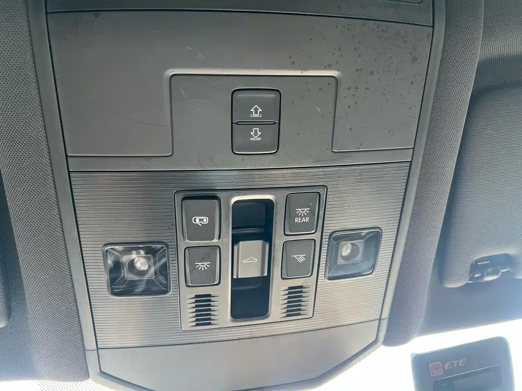 VOLKSWAGEN T ROC EXPLORING SONGS