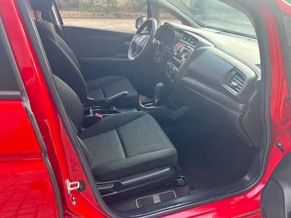 Honda Fit — миниатюра 9