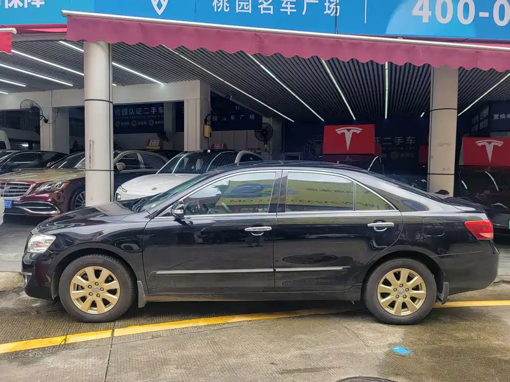 Toyota Camry — миниатюра 5