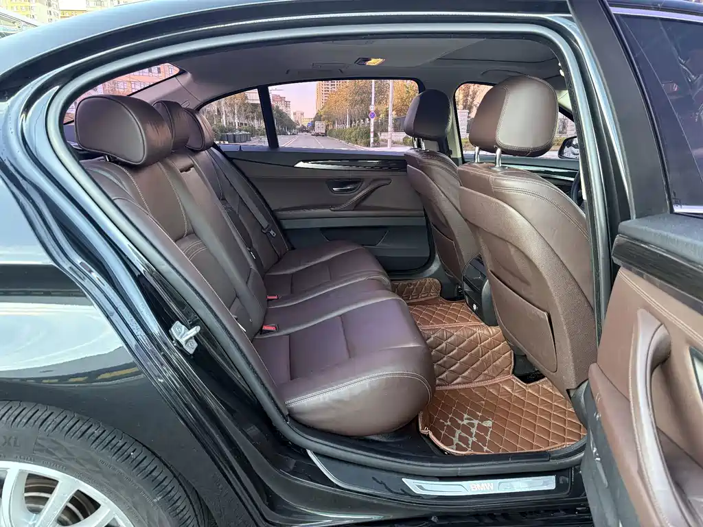 BMW 5 Series — миниатюра 14