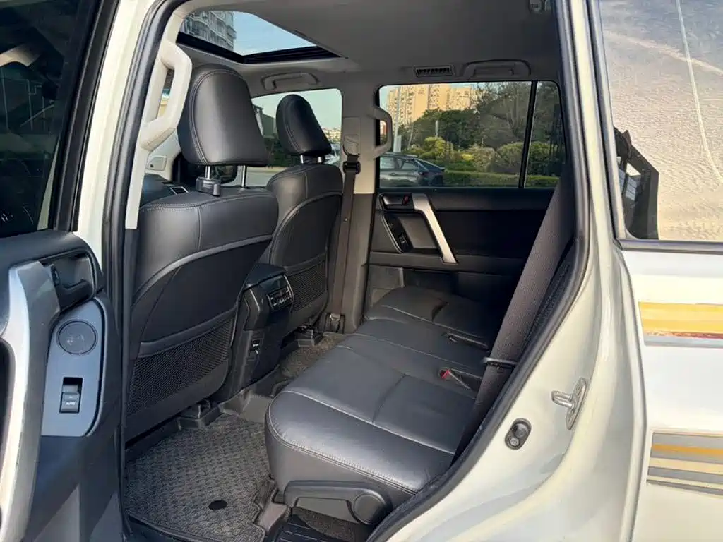 Toyota Prado — миниатюра 6