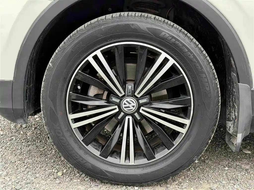 Volkswagen Tiguan L — миниатюра 14