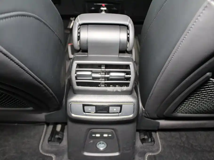 Audi Q4 e-tron — миниатюра 10