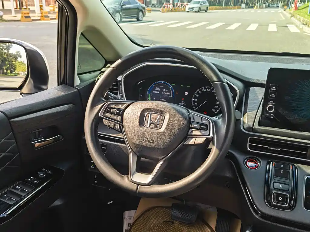 Honda Elysion — миниатюра 12