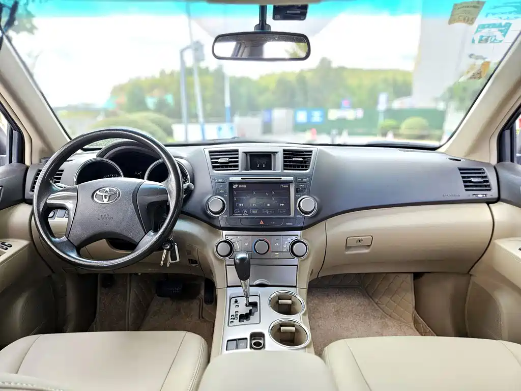 Toyota Highlander — миниатюра 6