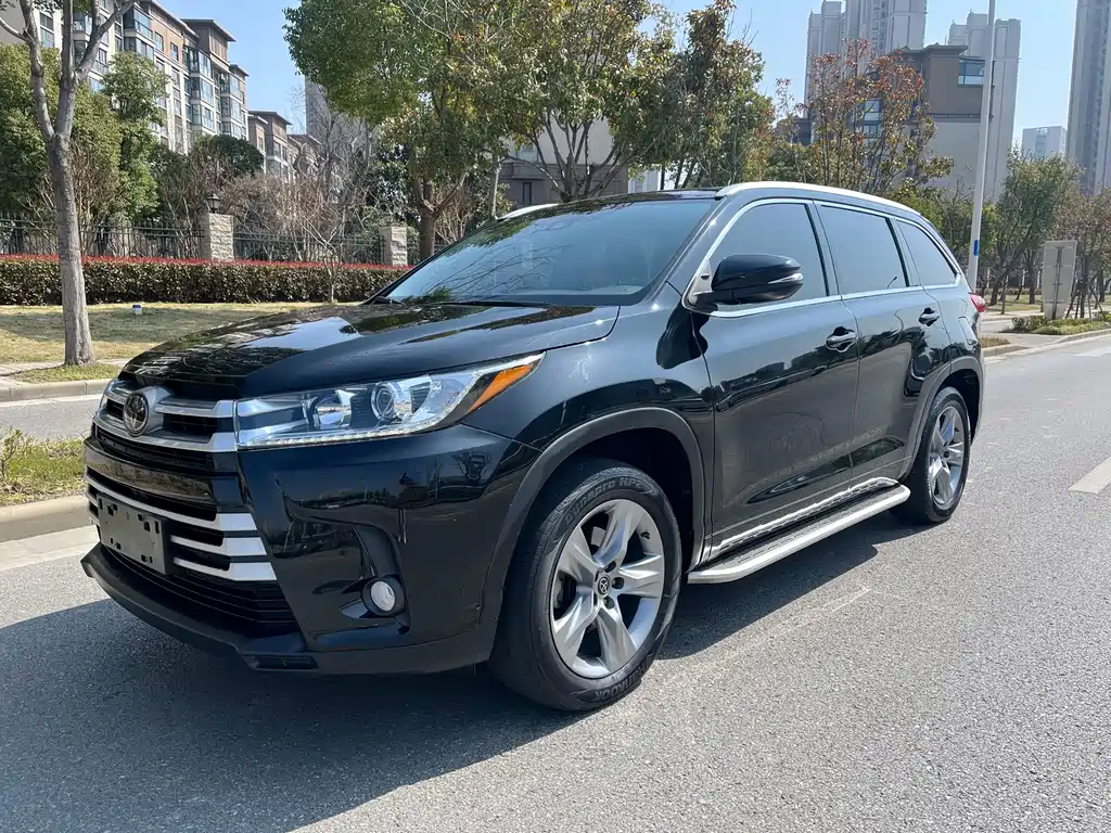TOYOTA HIGHLANDER