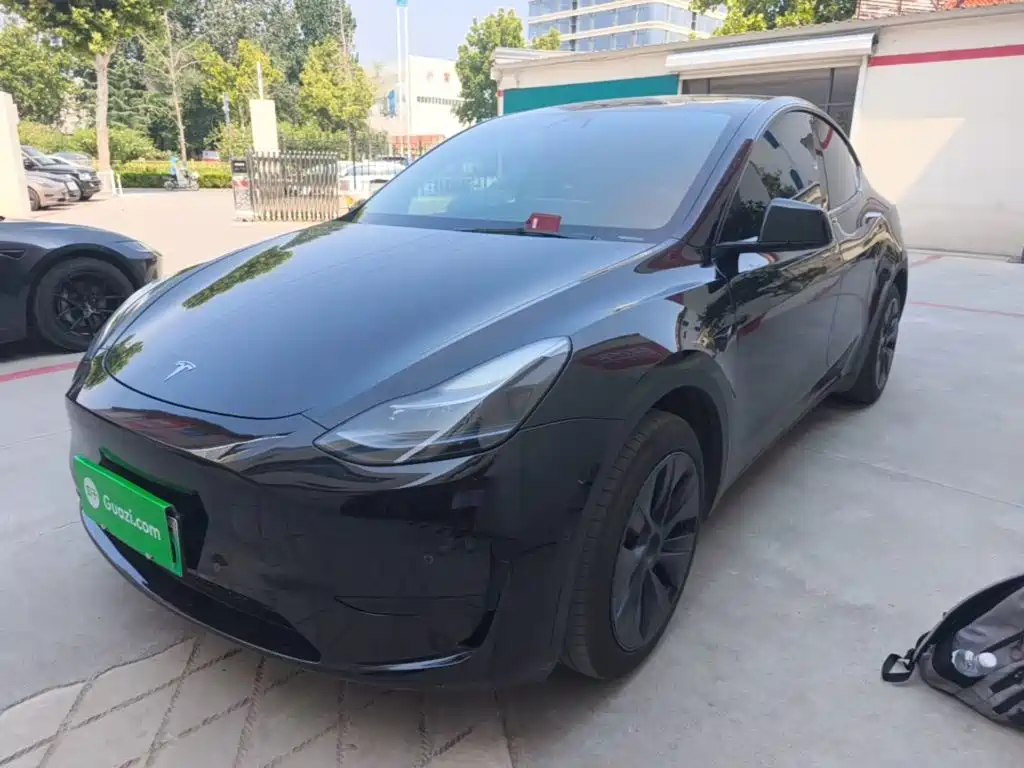 2023 Tesla Model Y - zdjęcie 1 z 25