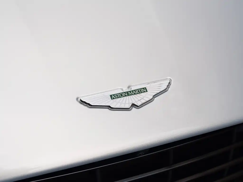 Aston Martin DB11 — миниатюра 7