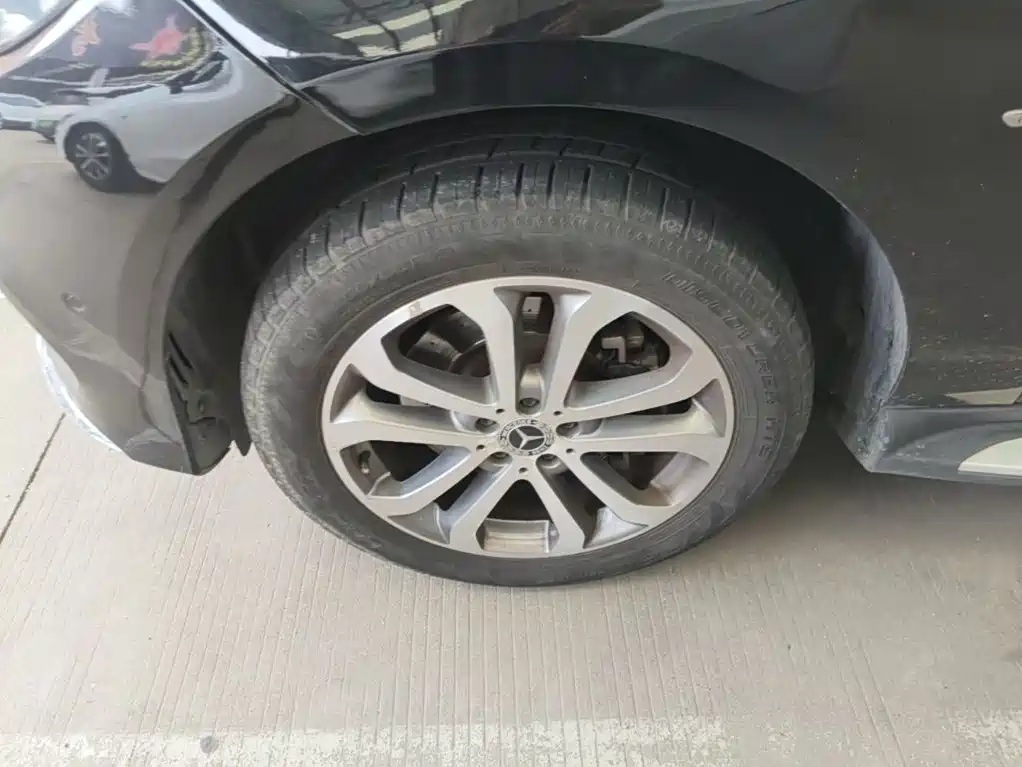 Mercedes-Benz GLE (Import) — миниатюра 23