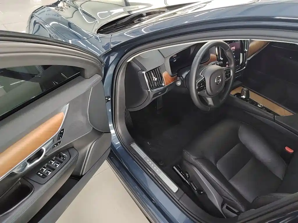 Volvo S90 — миниатюра 16
