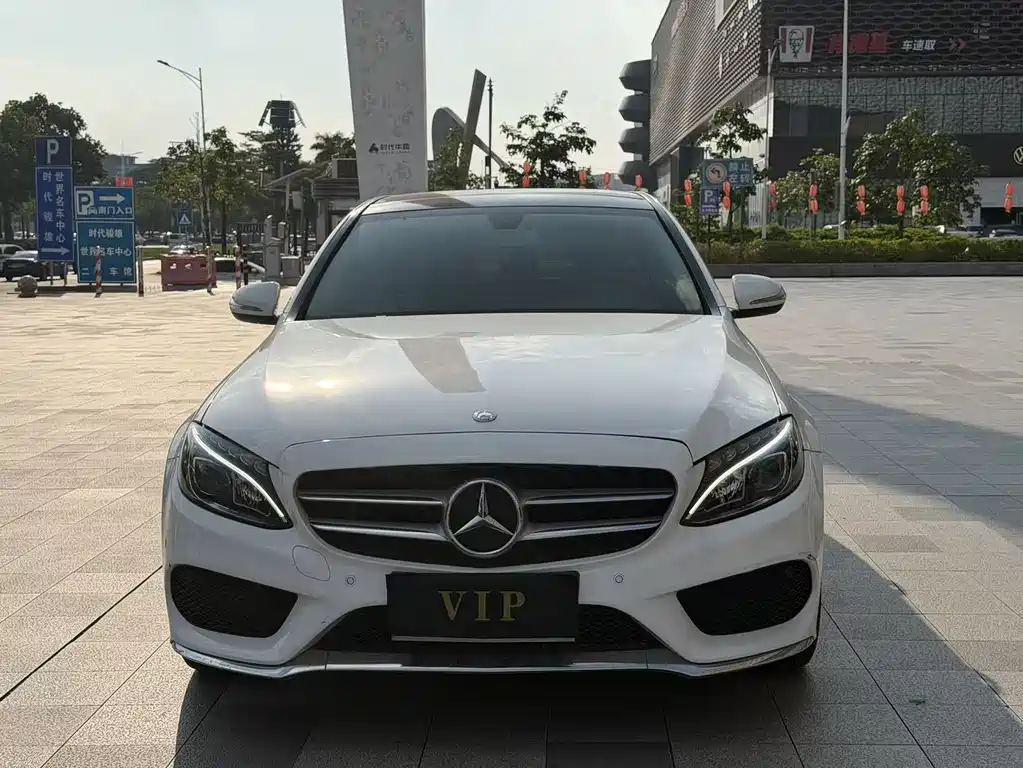 Mercedes-Benz C-Class — миниатюра 2