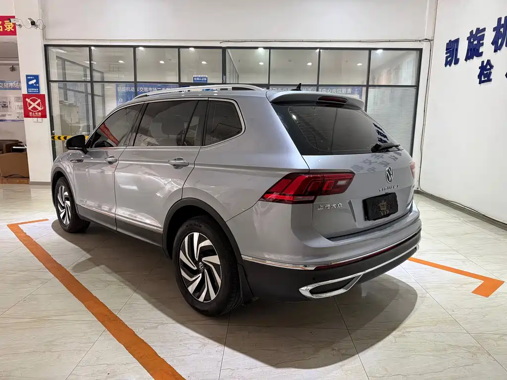 Volkswagen Tiguan L — миниатюра 6