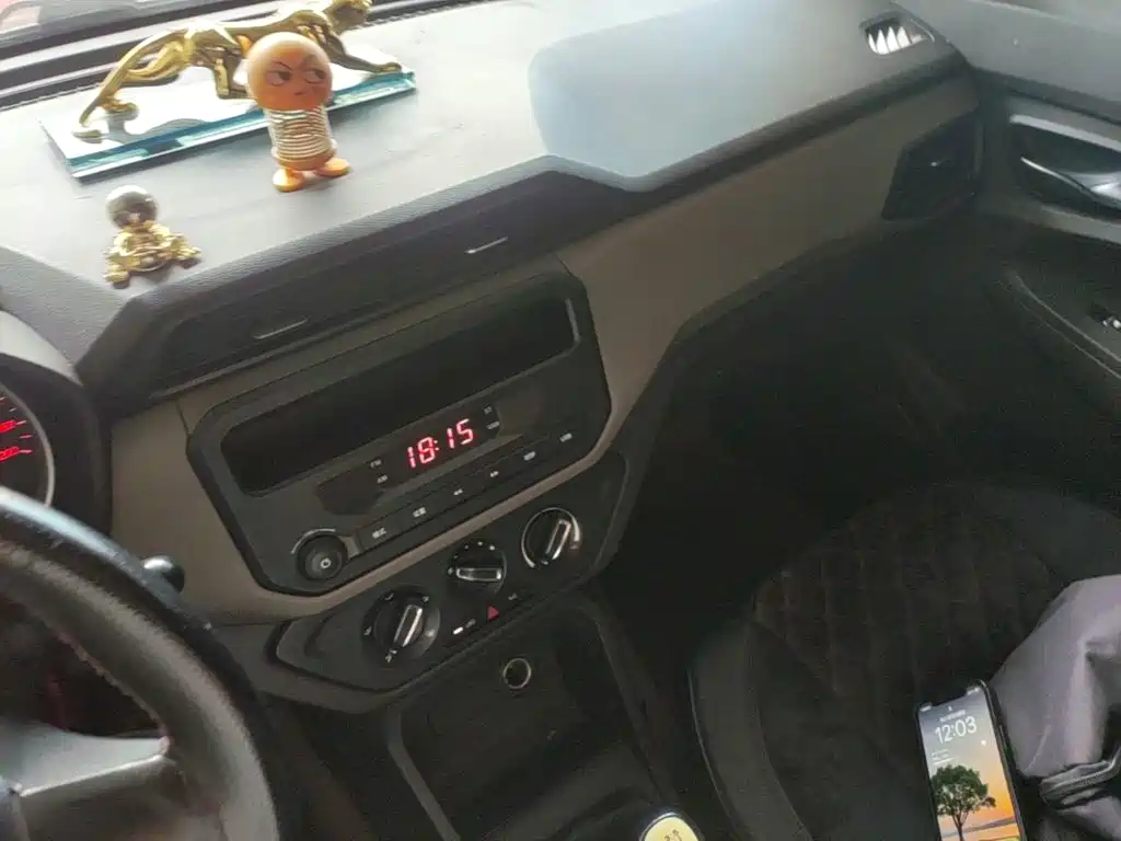Wuling Hongguang — миниатюра 13