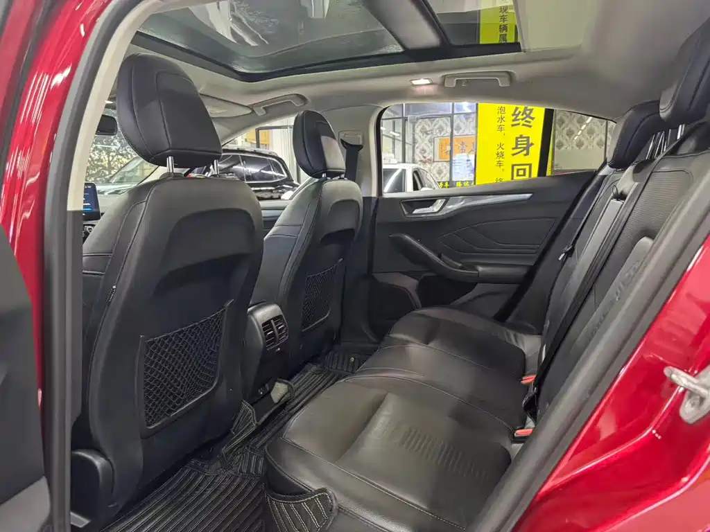 Ford Focus Active — миниатюра 8