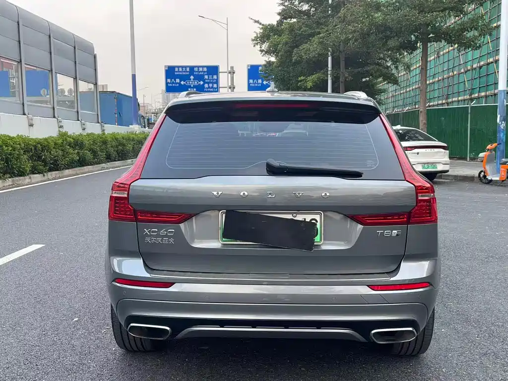 Volvo XC60 PHEV — миниатюра 4