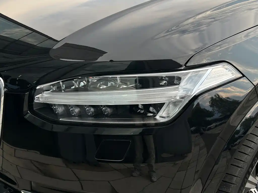 Volvo XC90 — миниатюра 14