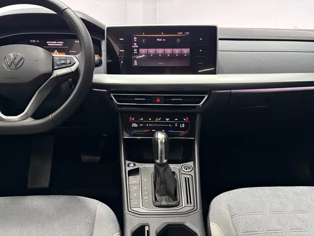 Volkswagen Lavida — миниатюра 9