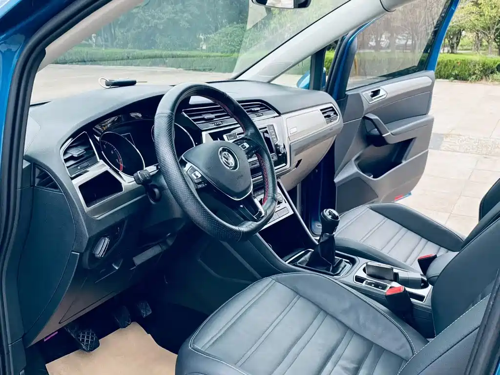 Volkswagen Touran — миниатюра 3
