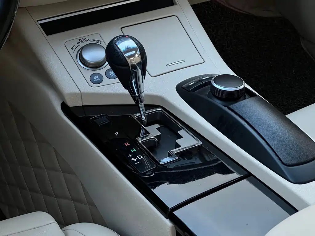 Lexus ES — миниатюра 10