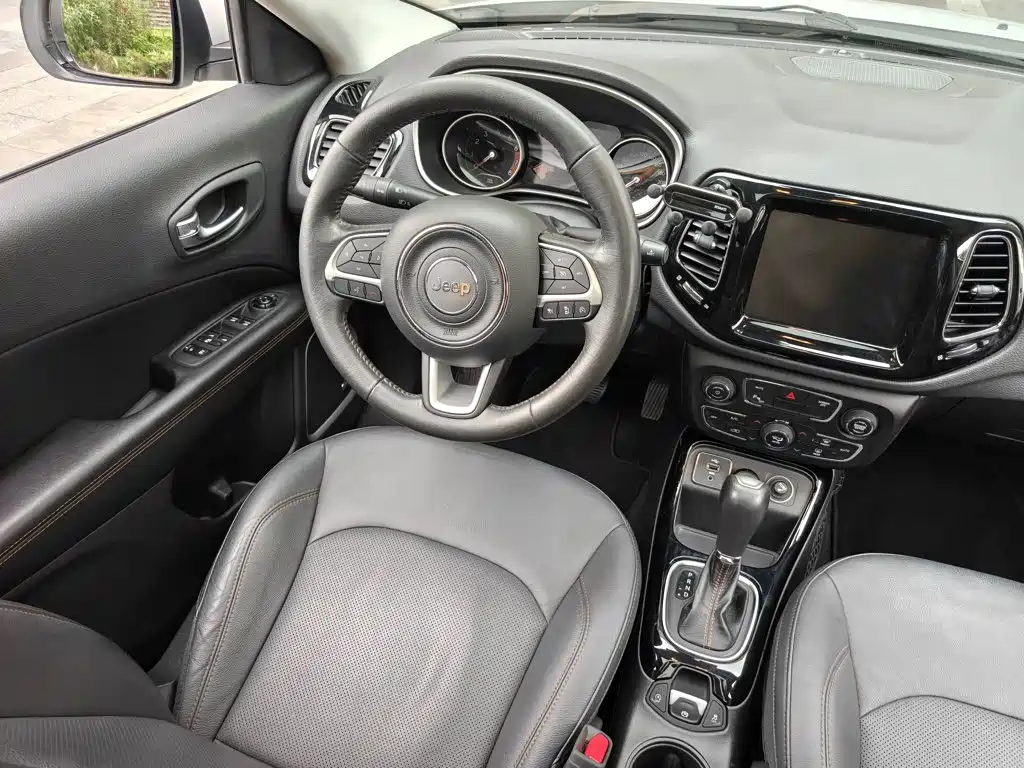 Jeep Compass — миниатюра 17