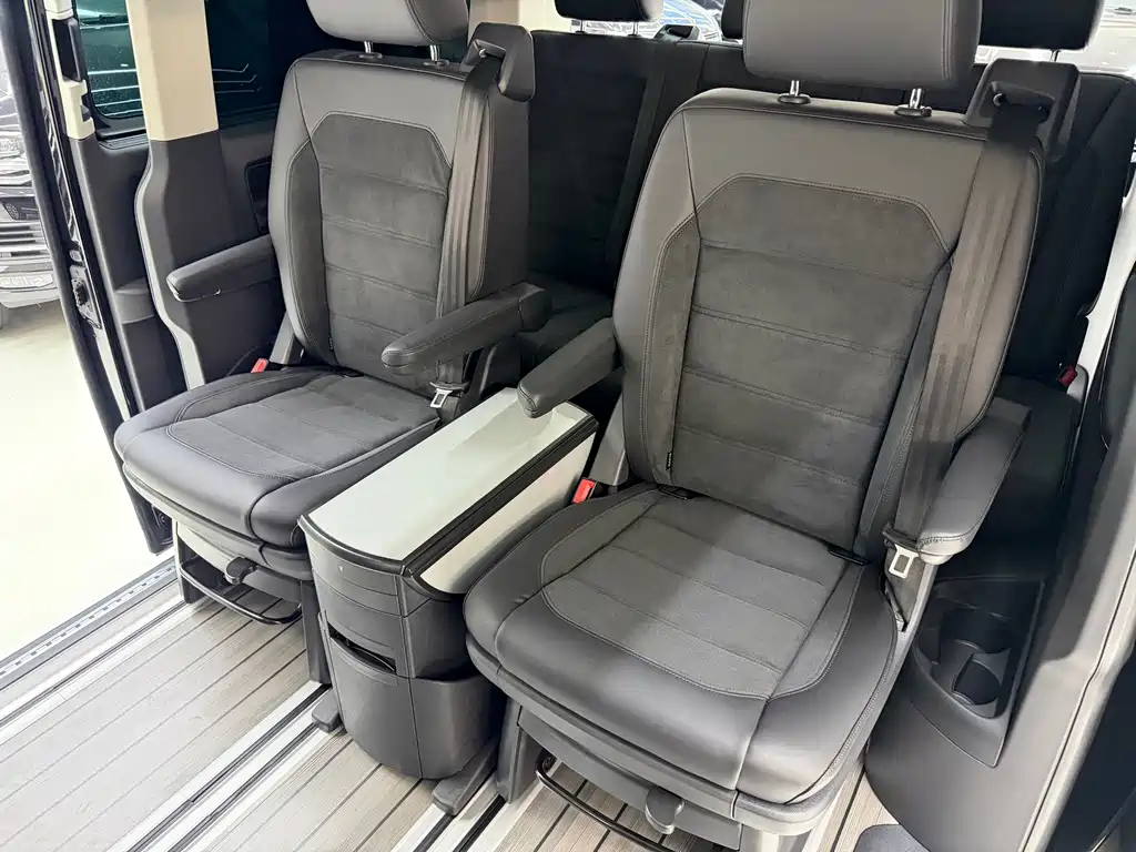 Volkswagen Multivan — миниатюра 21