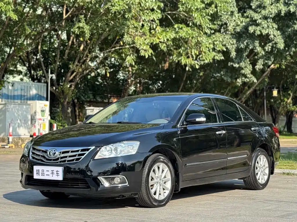 Toyota Camry — миниатюра 4