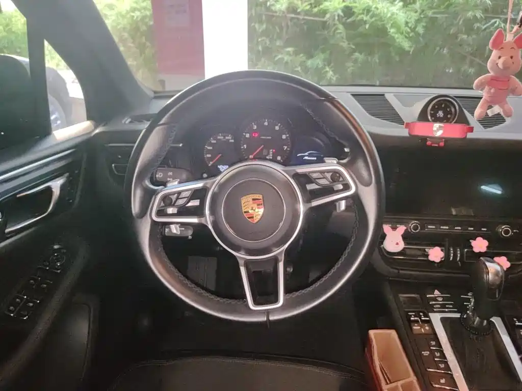 Porsche Macan — миниатюра 11