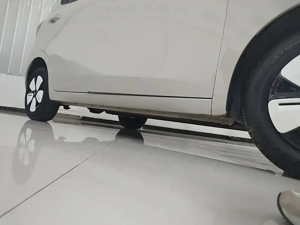 Wuling MINIEV — миниатюра 21