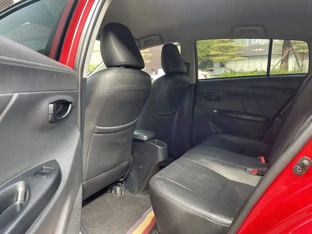 Toyota Yaris L — миниатюра 5