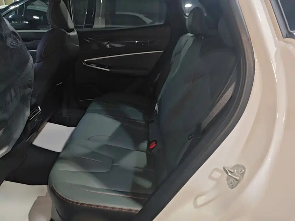 Geely Boyue — миниатюра 17