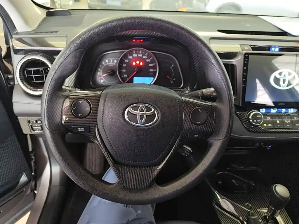 Toyota RAV4 — миниатюра 11